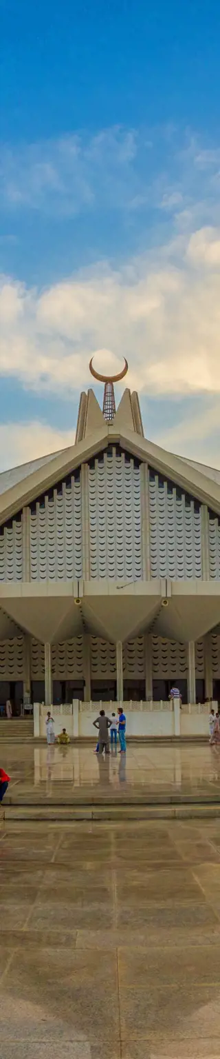 Begegnungen bei der Faisal Moschee